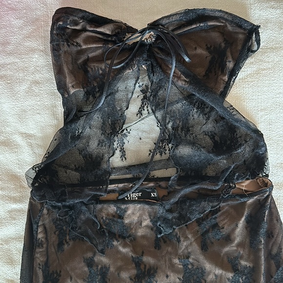 Tiger Mist Karolina Lace Skirt Set in Black - Picture 7 of 8